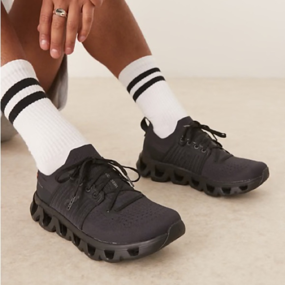 On Cloud Mens Cloudswift 4 Running Shoes